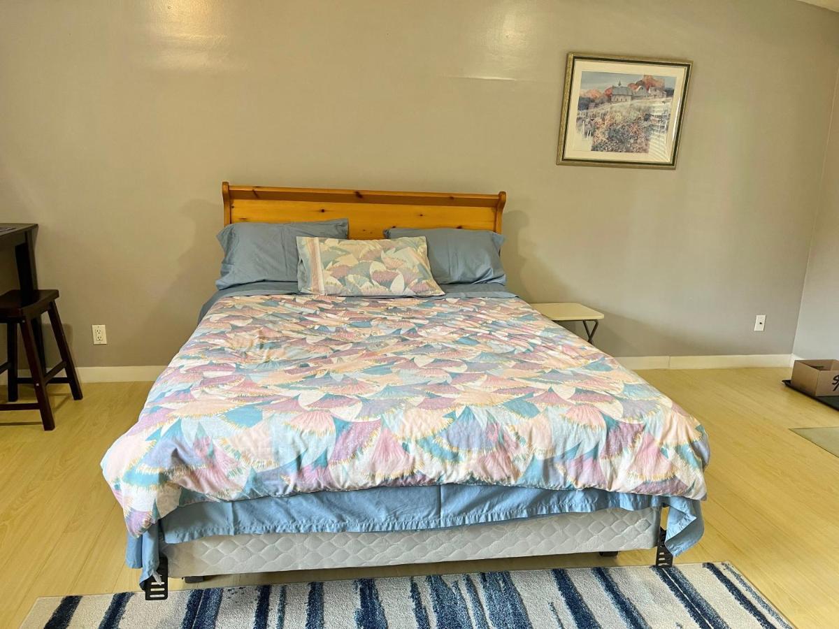 Whole Suite To Yourself At Coquitlam Centre! 高贵林港 外观 照片